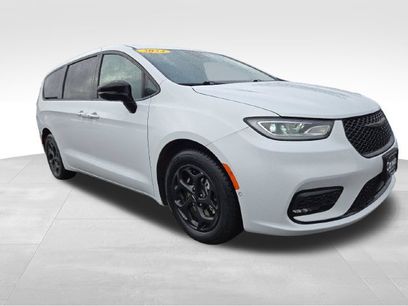 Used 2024 Chrysler Pacifica Limited