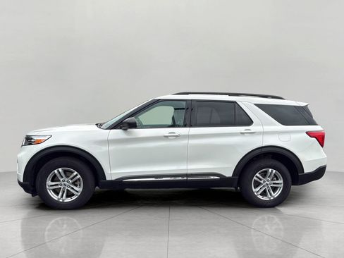 Certified 2024 Ford Explorer XLT w/ Equipment Group 202A AWD/4WD image 4
