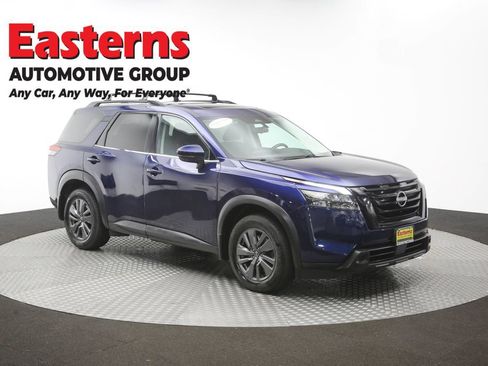 Used 2023 Nissan Pathfinder SV w/ SV Premium Package AWD/4WD image 50