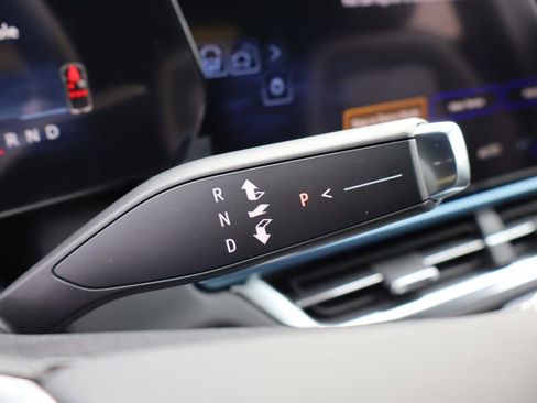 New 2026 Chevrolet Equinox EV LT image 17