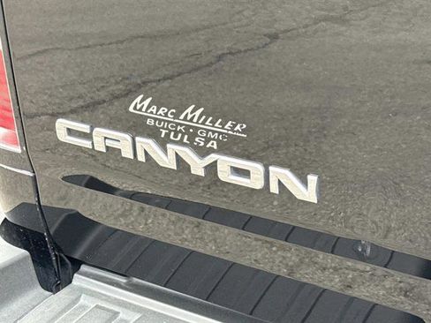 Used 2017 GMC Canyon SLE w/ All Terrain Package AWD/4WD image 6