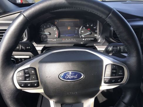 Used 2023 Ford Explorer XLT w/ Equipment Group 202A AWD/4WD image 14