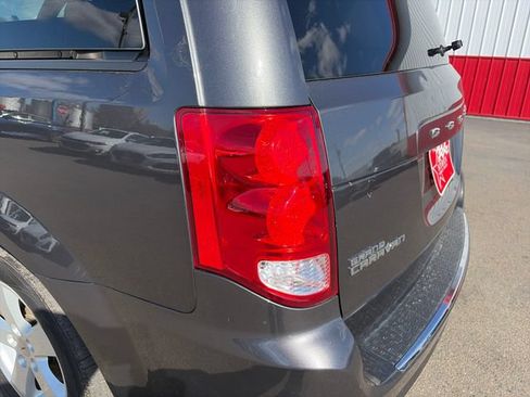 Used 2016 Dodge Grand Caravan SE w/ Quick Order Package 29E SE FWD image 19