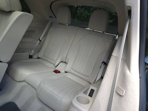 Used 2023 Mercedes-Benz EQS 580 4MATIC SUV image 14