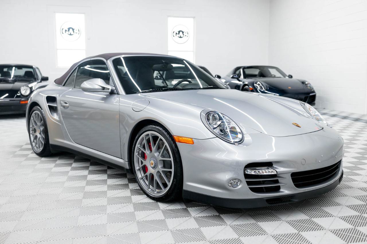 Used 2010 Porsche 911 Turbo AWD/4WD image 4