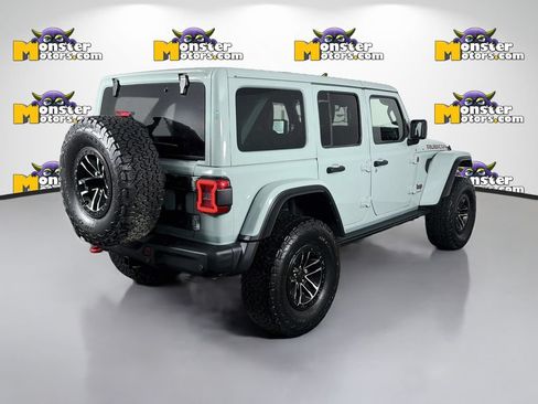 Used 2024 Jeep Wrangler Unlimited Rubicon AWD/4WD image 5