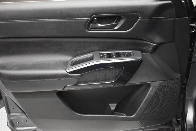 Certified 2025 Nissan Pathfinder SV FWD image 9