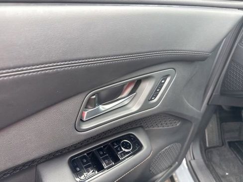 Used 2023 Nissan Ariya FWD image 28