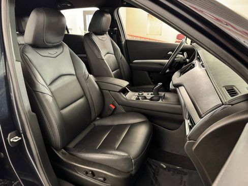 Used 2022 Cadillac XT4 Premium Luxury w/ Enhanced Visibility Package image 40