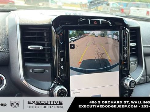 Used 2023 RAM 1500 Laramie AWD/4WD image 18