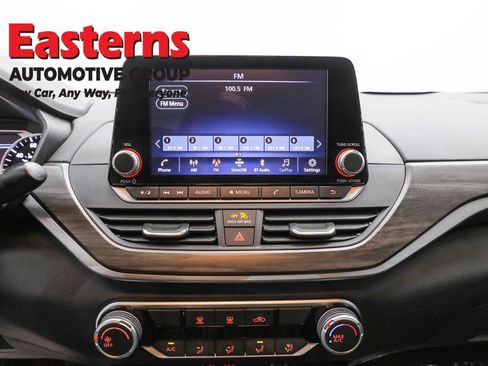 Used 2025 Nissan Altima 2.5 SV image 12