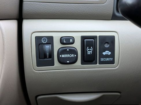 Used 2007 Toyota Corolla LE FWD image 24