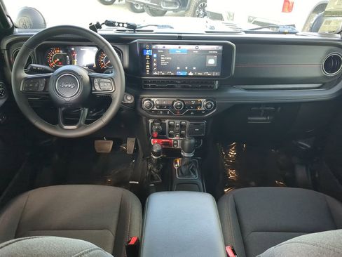Used 2025 Jeep Gladiator Rubicon w/ Convenience Group image 15