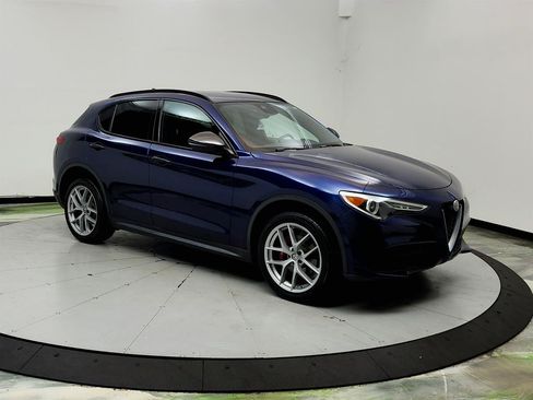 Used 2018 Alfa Romeo Stelvio Ti Sport AWD/4WD image 3