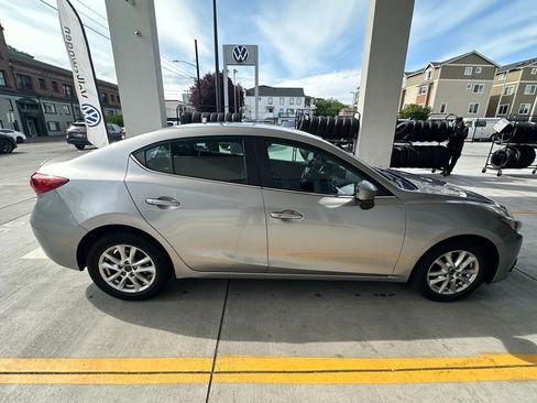 Used 2015 MAZDA MAZDA3 i Touring FWD image 8