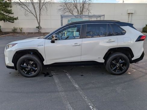 Used 2021 Toyota RAV4 XSE image 9