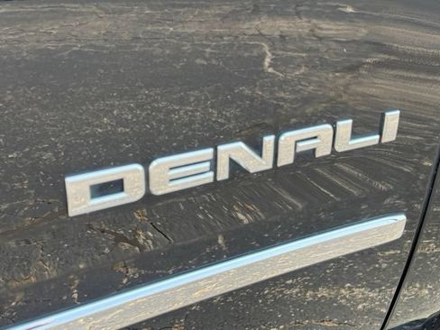 Used 2017 GMC Yukon Denali w/ Open Road Package AWD/4WD image 7