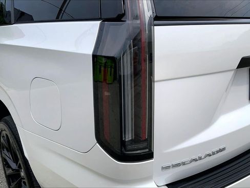 Certified 2025 Cadillac Escalade Sport Platinum AWD/4WD image 29