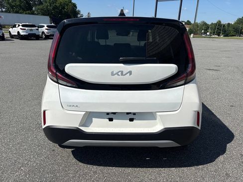 Used 2024 Kia Soul LX w/ Option Group 015 FWD image 7