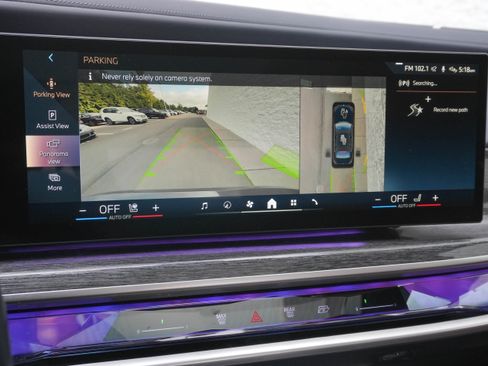 Certified 2023 BMW i7 xDrive60 AWD/4WD image 23