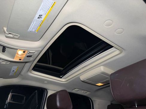 Used 2012 Cadillac Escalade Platinum image 41