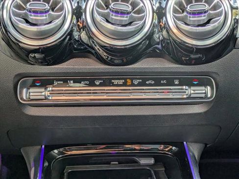 Used 2023 Mercedes-Benz EQB 300 4MATIC image 15