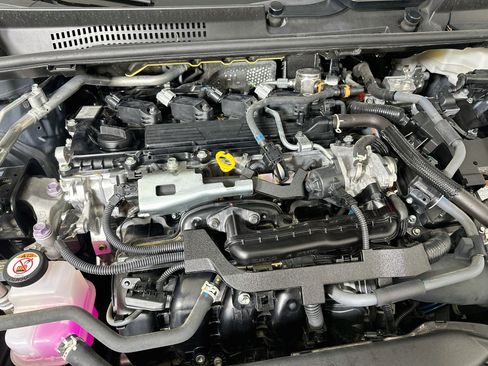 Used 2024 Toyota Prius LE FWD image 32