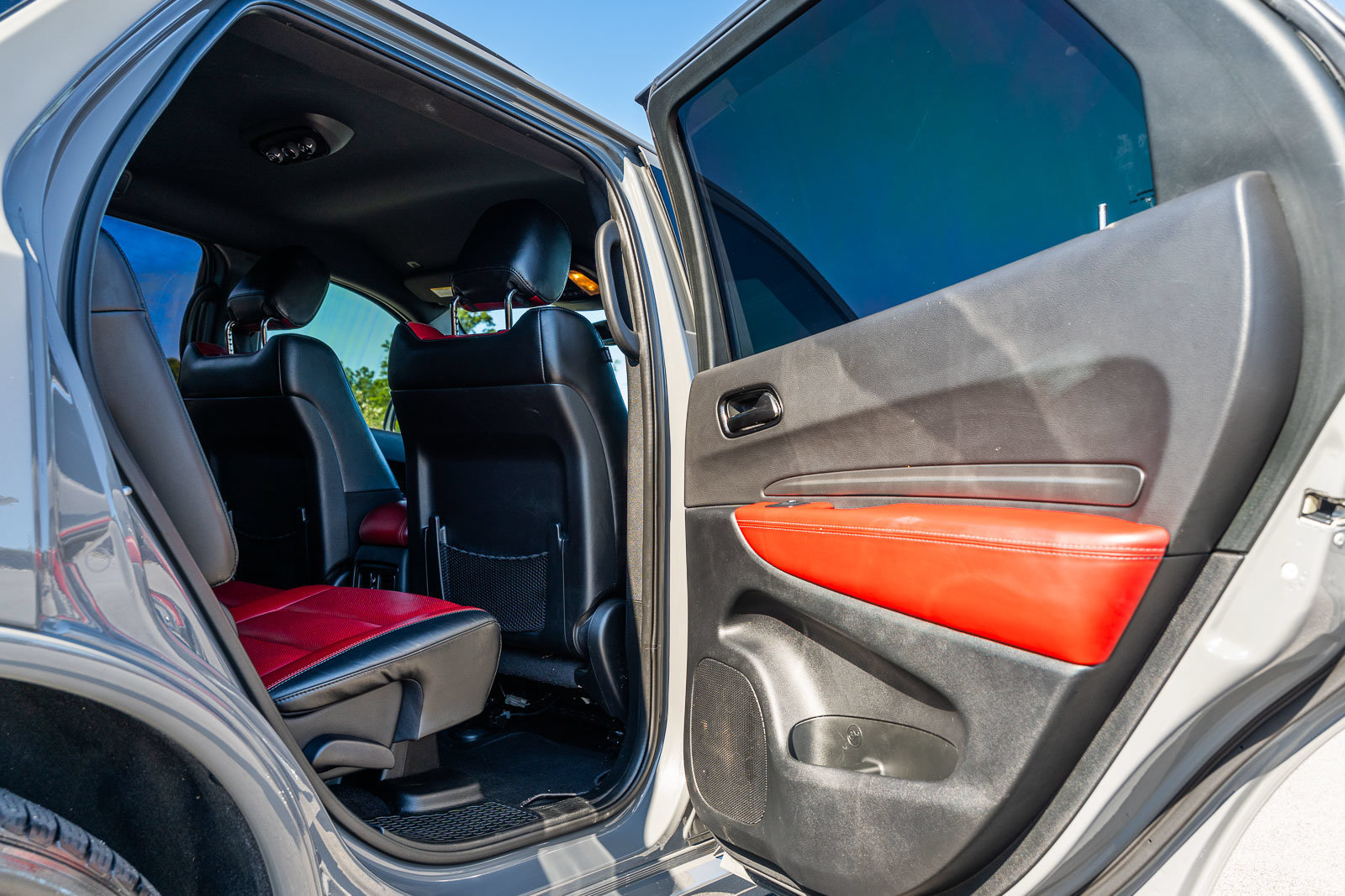 Used 2022 Dodge Durango R/T w/ Blacktop Package AWD/4WD image 18
