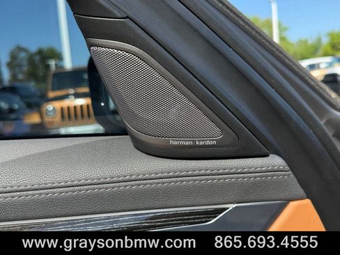 Used 2022 BMW 750i xDrive w/ M Sport Package AWD/4WD image 13