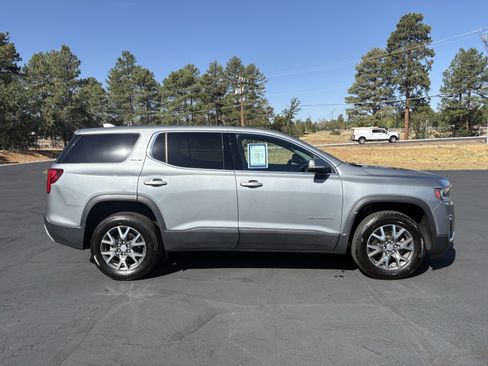 Used 2023 GMC Acadia SLE FWD image 7