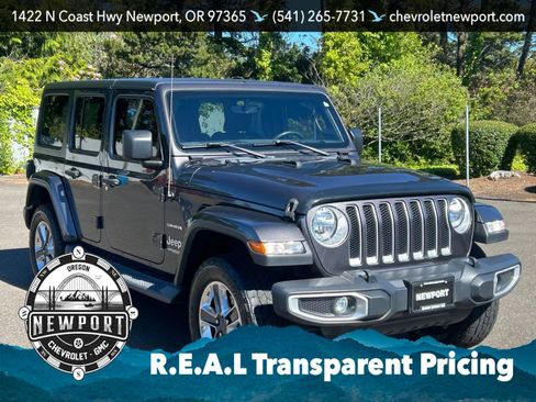 Used 2019 Jeep Wrangler Unlimited Sahara AWD/4WD image 3