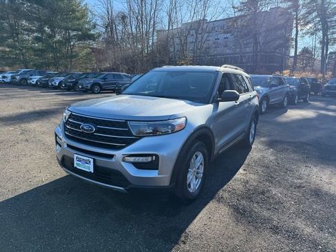 Certified 2022 Ford Explorer XLT w/ Equipment Group 202A AWD/4WD image 14