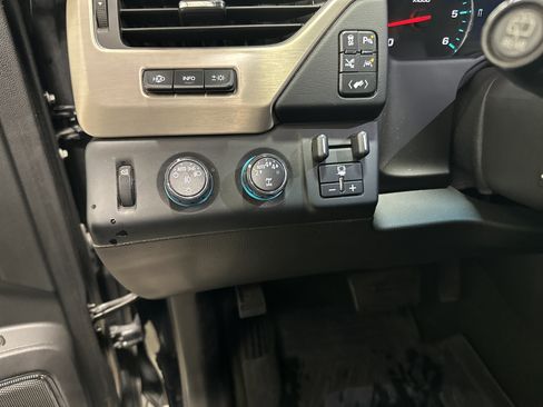 Used 2018 GMC Yukon Denali w/ Denali Ultimate Package image 39