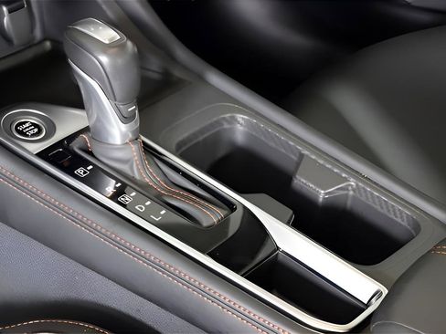 Used 2025 Nissan Sentra SR w/ SR Premium Package image 34