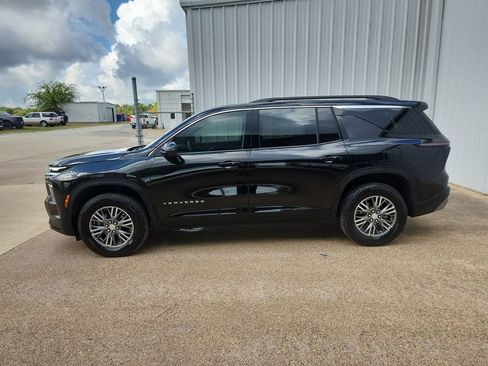 Used 2025 Chevrolet Traverse LT w/ Driver Confidence Package FWD image 5