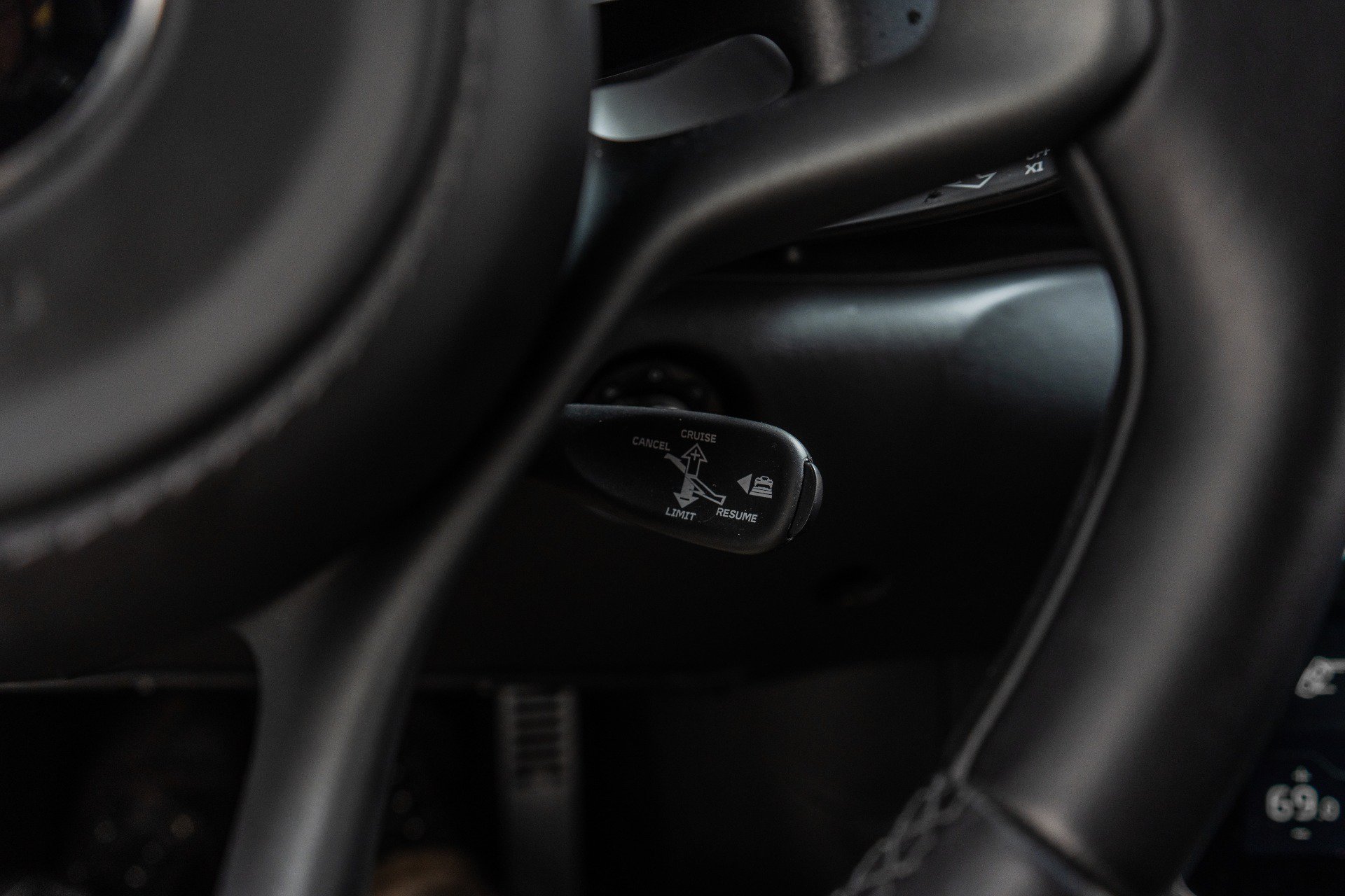 Used 2023 McLaren Artura RWD image 26