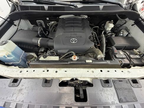 Used 2018 Toyota Tundra SR5 AWD/4WD image 23