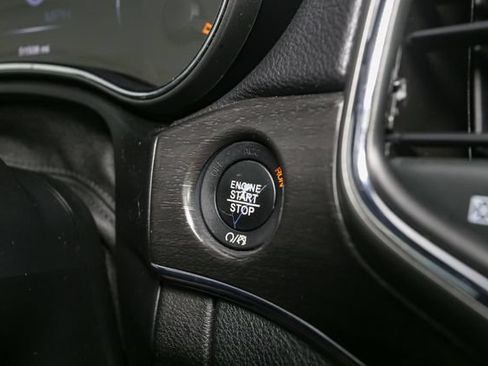 Used 2018 Jeep Grand Cherokee Limited w/ Luxury Group II AWD/4WD image 34