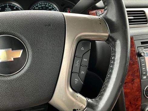 Used 2010 Chevrolet Avalanche LTZ AWD/4WD image 13