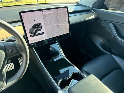 Used 2021 Tesla Model Y Performance AWD/4WD image 17