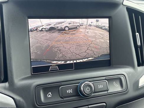 Used 2024 GMC Terrain SLE w/ Driver Convenience Package FWD image 14