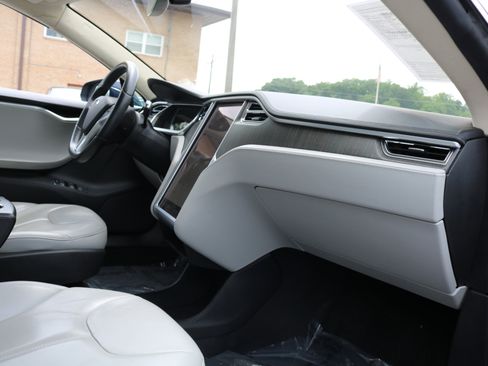Used 2013 Tesla Model S image 41
