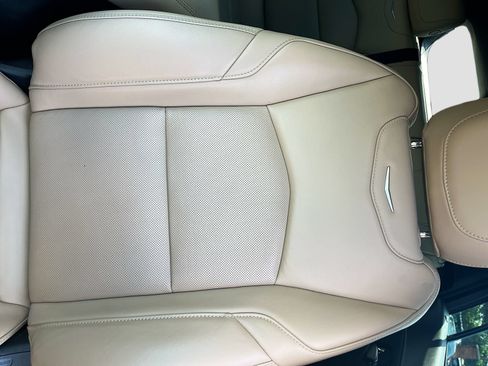 Used 2024 Cadillac XT4 Premium Luxury w/ Technology Package FWD image 20