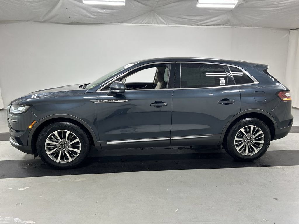 Used 2023 Lincoln Nautilus AWD w/ Premium Package image 6
