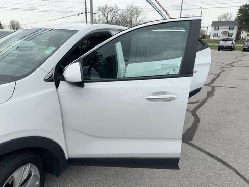 Used 2025 Buick Encore GX Preferred image 16