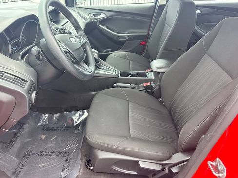 Used 2017 Ford Focus SE FWD image 10