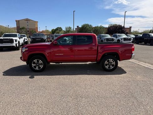 Used 2016 Toyota Tacoma SR5 w/ SR5 Appearance Package (DN) AWD/4WD image 8
