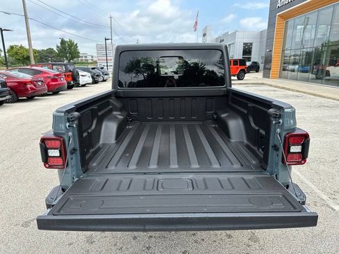 New 2026 Jeep Gladiator Sport AWD/4WD image 11