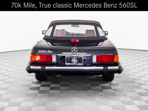 Used 1987 Mercedes-Benz 560 SL image 4