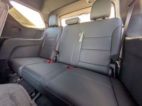 New 2026 Chevrolet Traverse High Country image 9